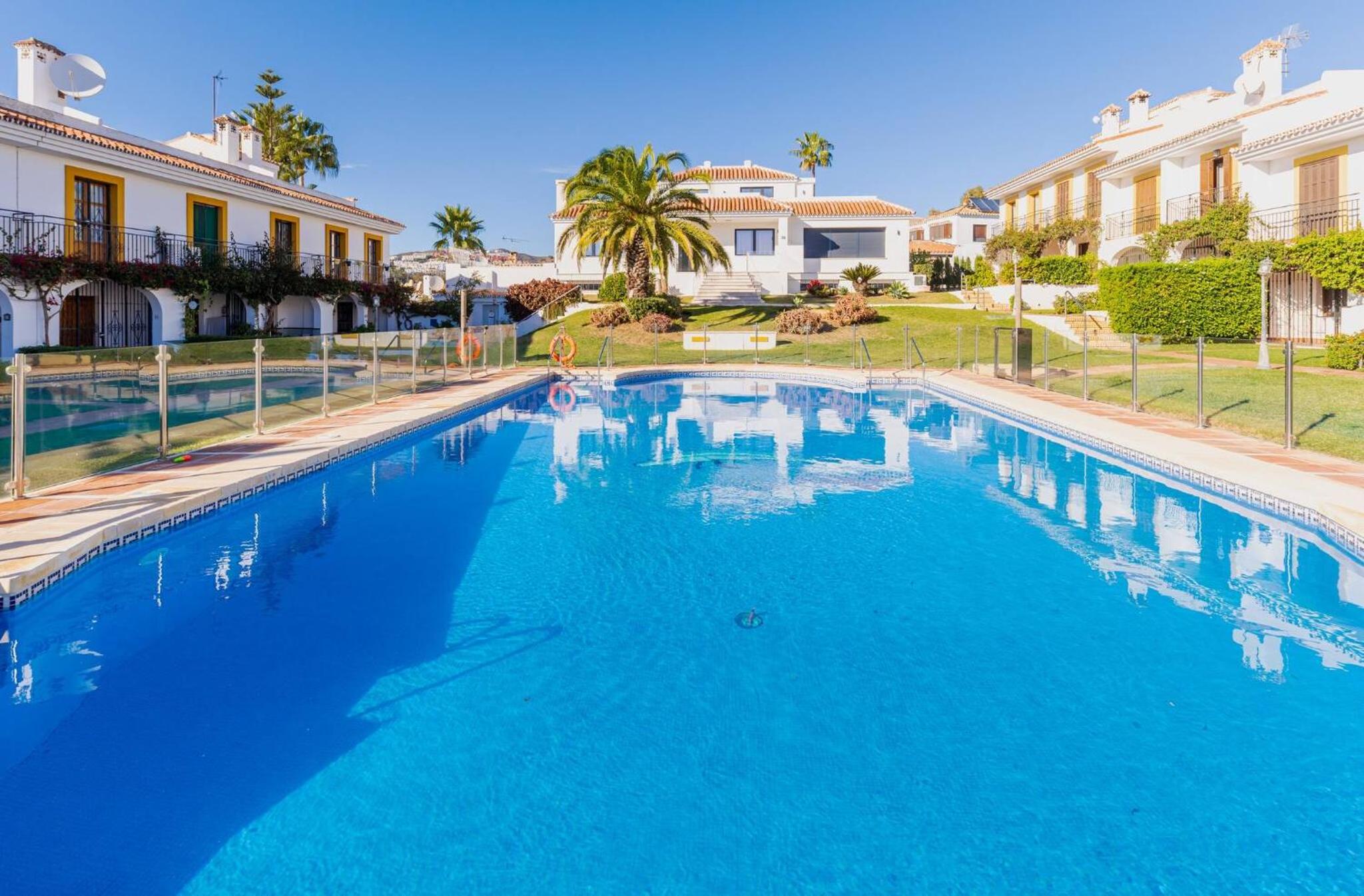 Few minutes walk to the Beach, Restaurants, Bars, Supermarkets and more! view 4
