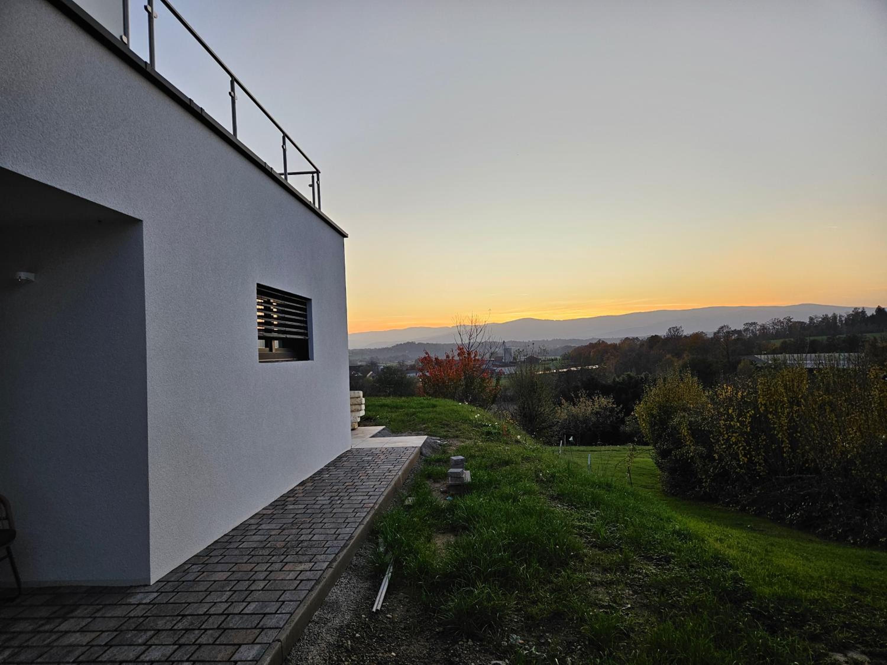 Mc Home Neues und sonniges Doppelhaus, Top 2 mit grossen Garten und E-Ladestation in Dobl bei Graz