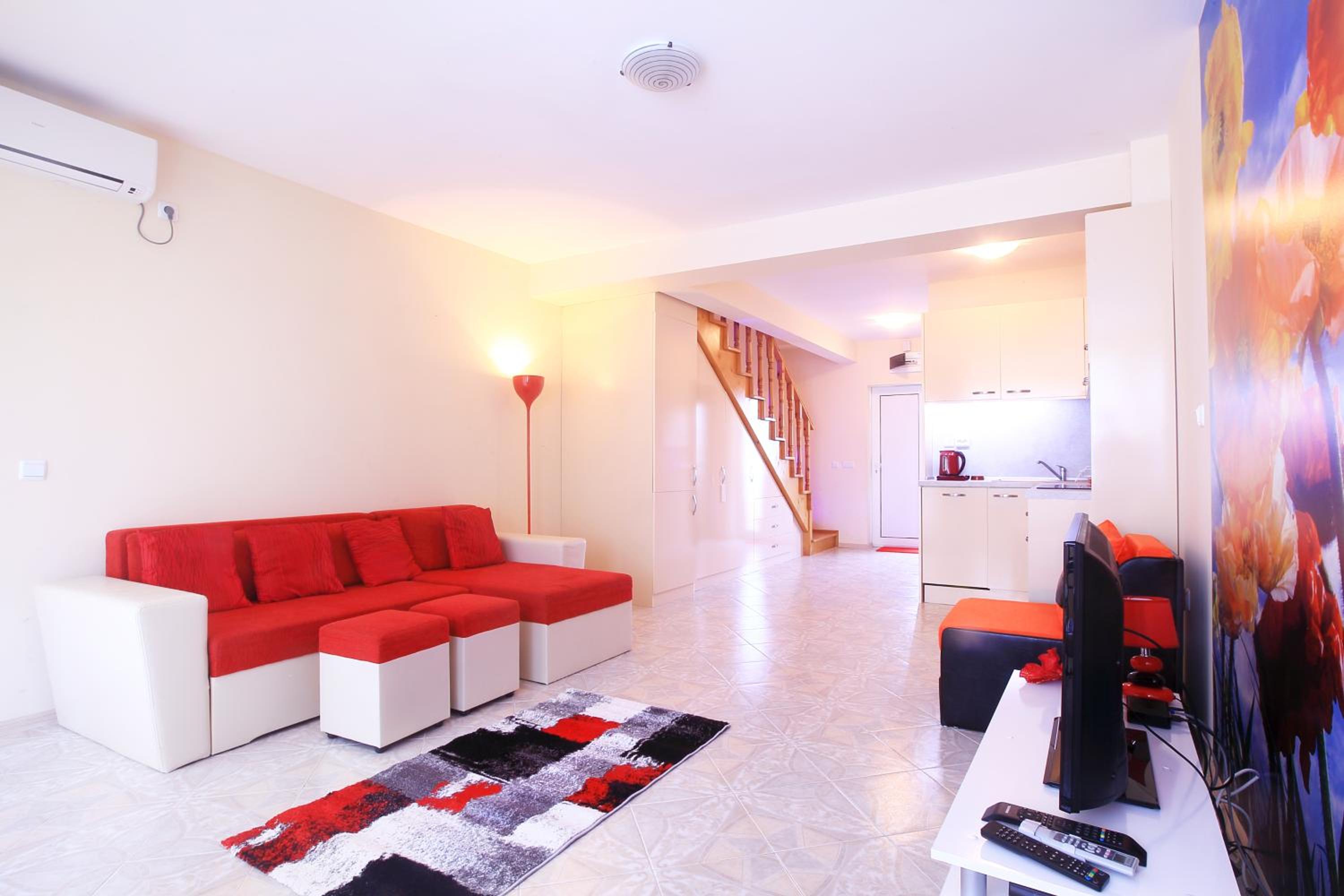 Private apartment with parking and pool