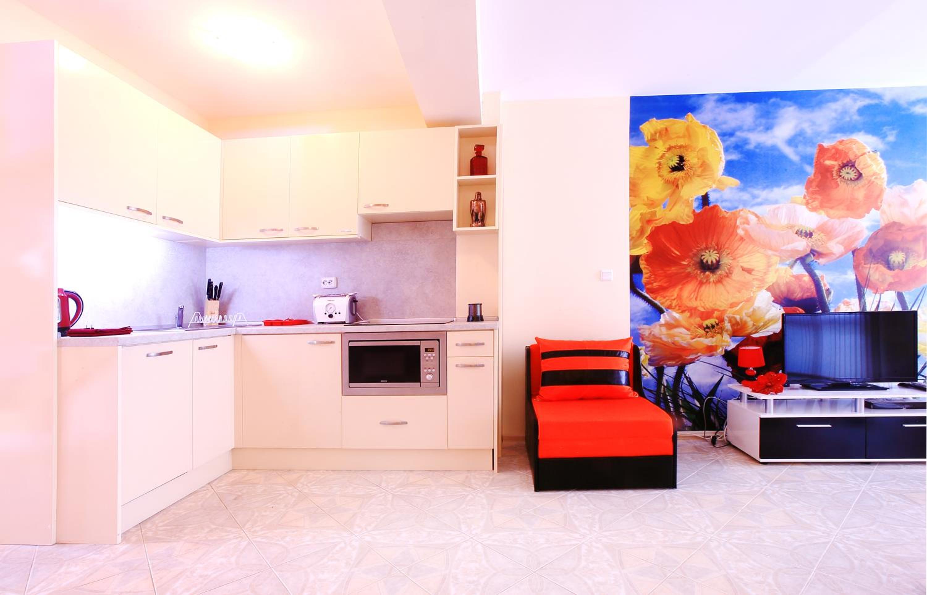 Private apartment with parking and pool