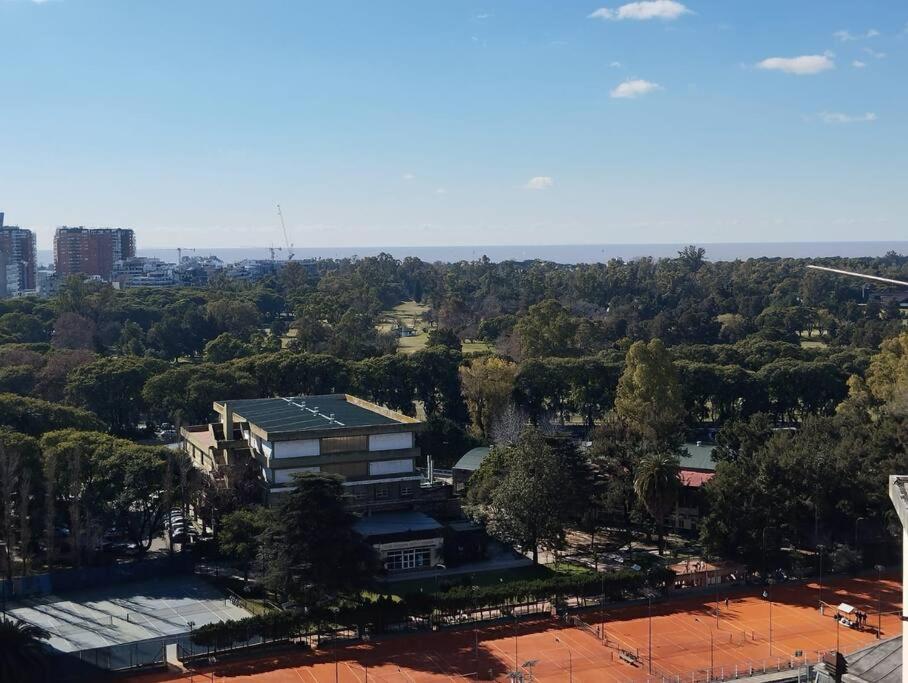 Departamento Barrancas, excelente ubicación, muy amplio, con seguridad