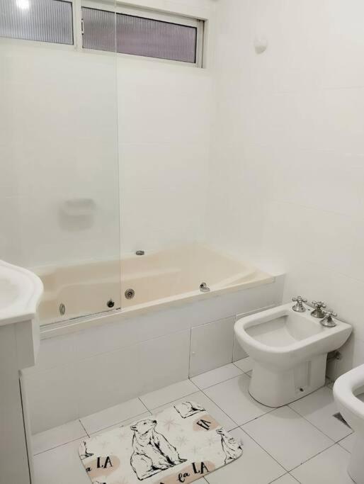 Departamento Barrancas, excelente ubicación, muy amplio, con seguridad