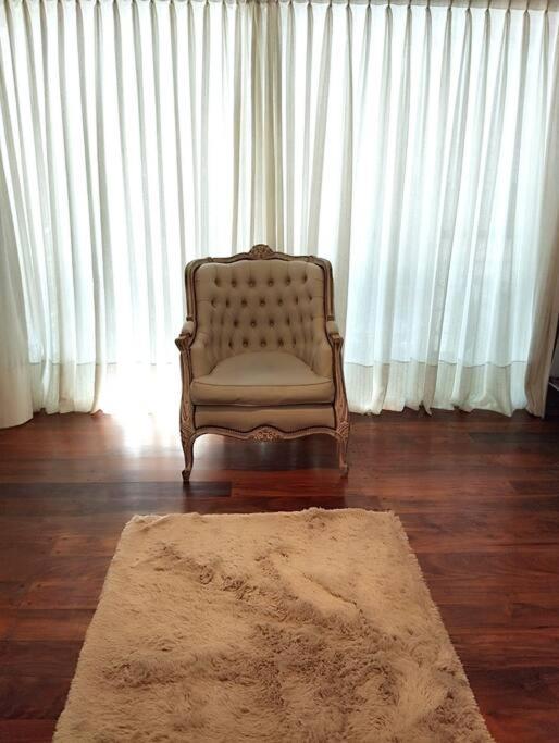 Departamento Barrancas, excelente ubicación, muy amplio, con seguridad