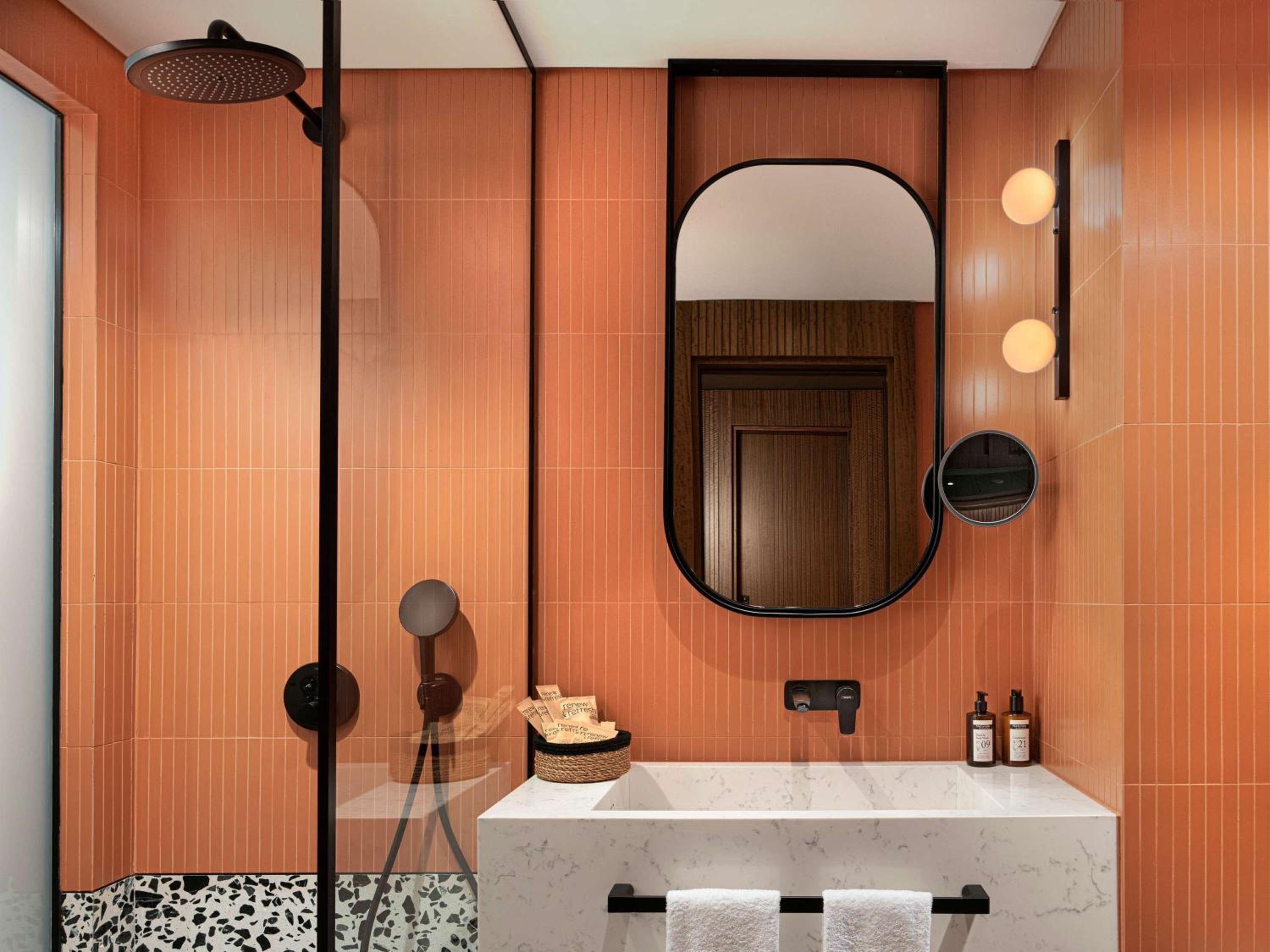 Mövenpick Hotel Istanbul Marmara Sea - Image 63