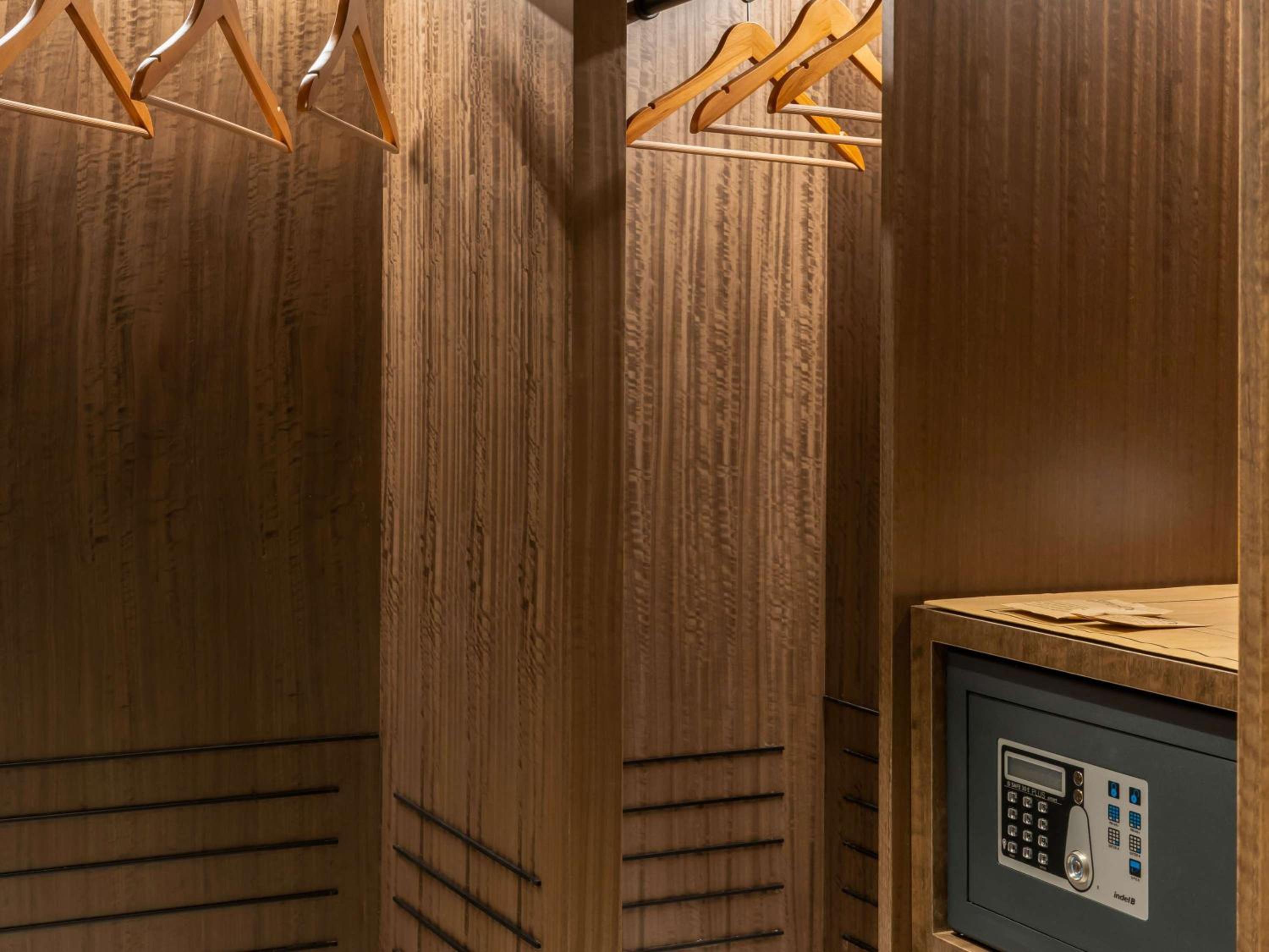 Mövenpick Hotel Istanbul Marmara Sea - Image 73