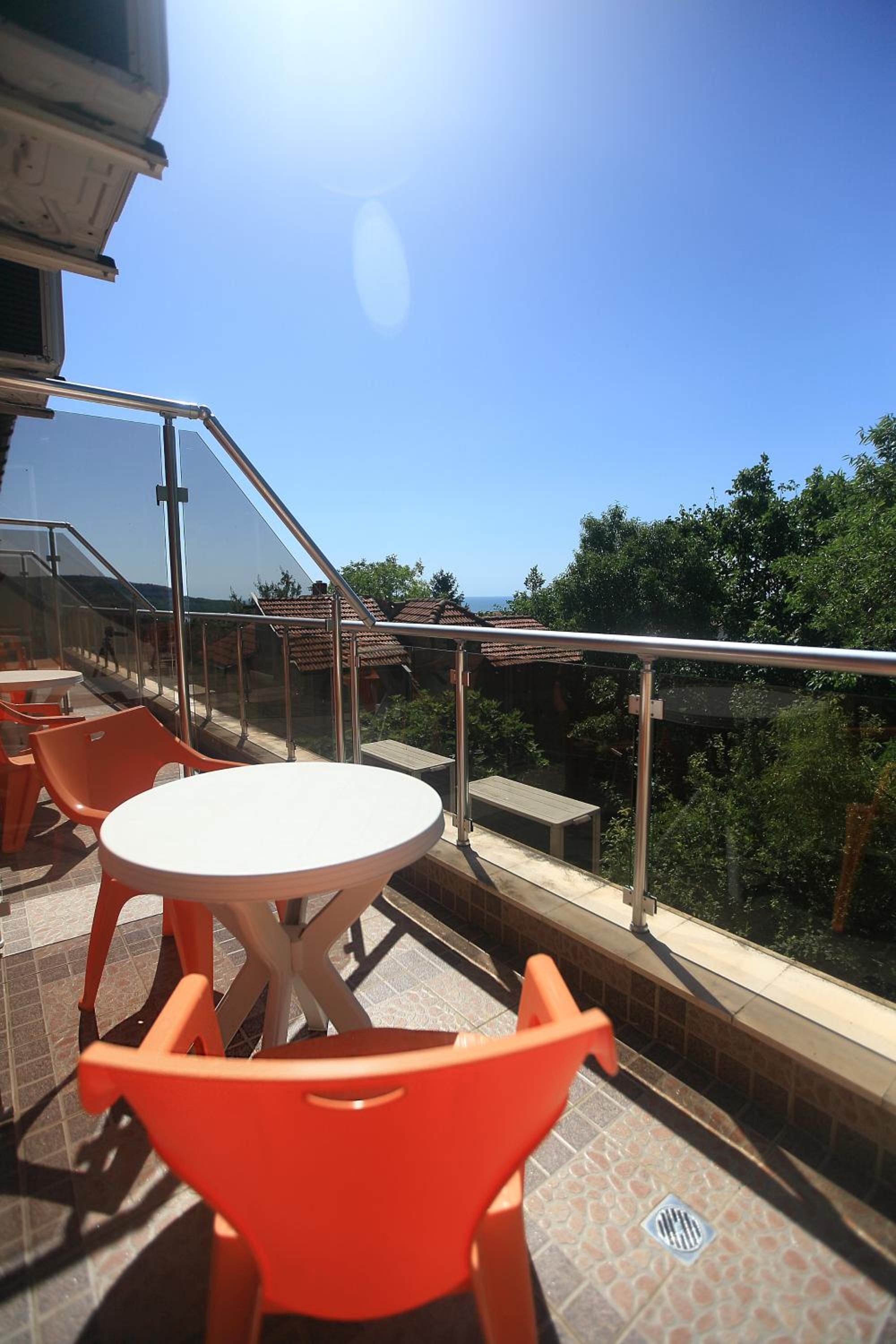 Private apartment with parking and pool