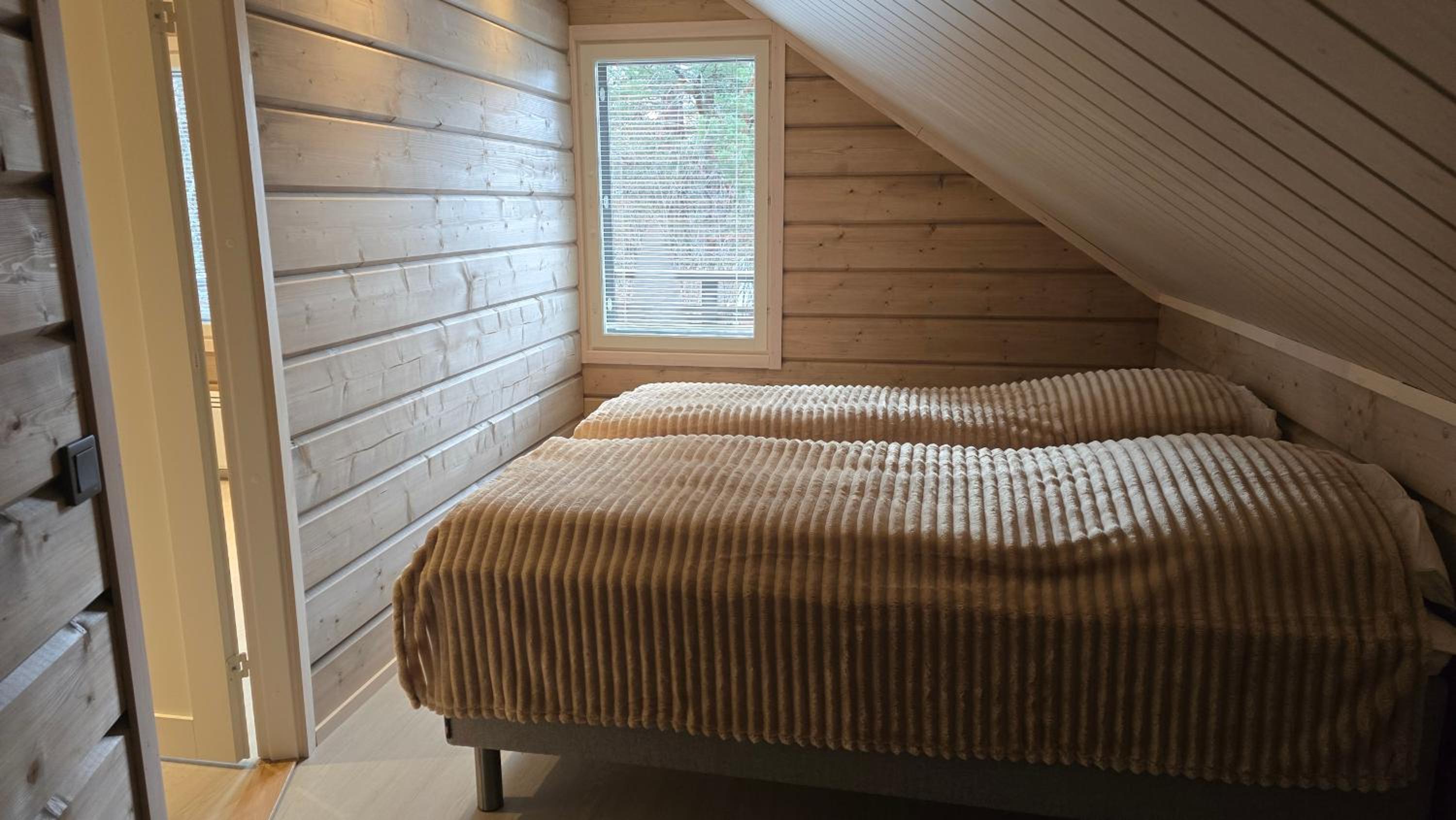 Elves Eco Design House B