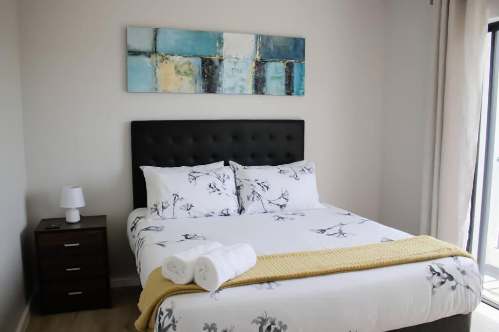 Coastal Beach & Mountain Retreat