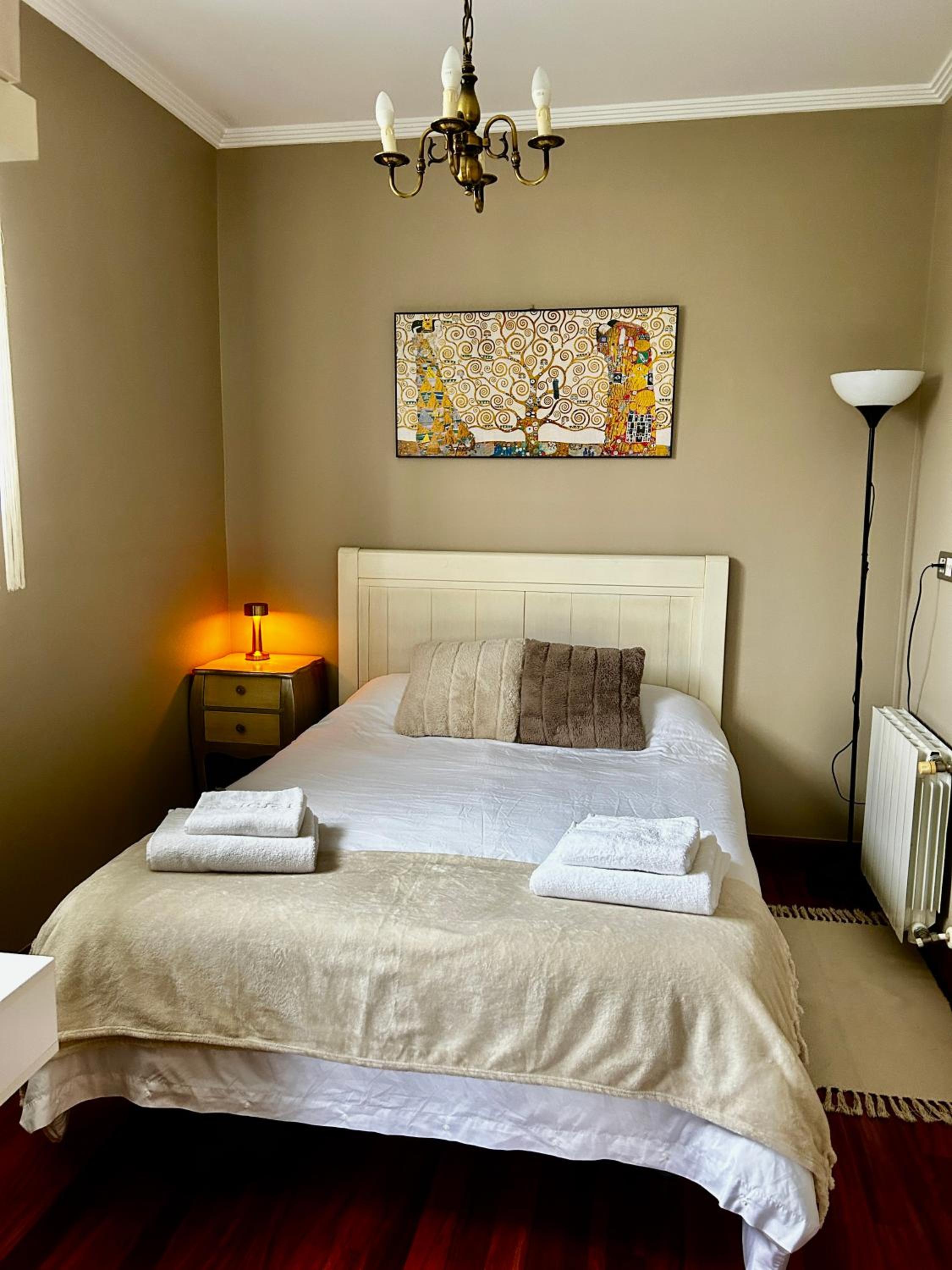 APARTAMENTO NIK en casa chalet con parking y jardin