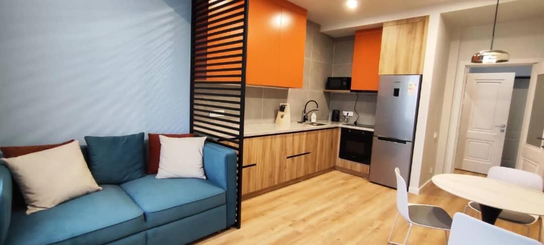 1-Bedroom Apartment New & Modern, Near Downtown view 3