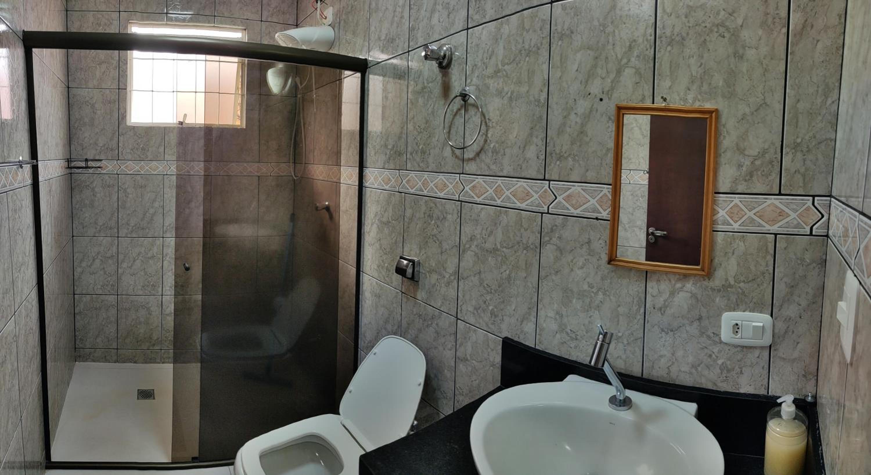 Casa Térrea 3 quartos, sendo 1 suíte Maringá