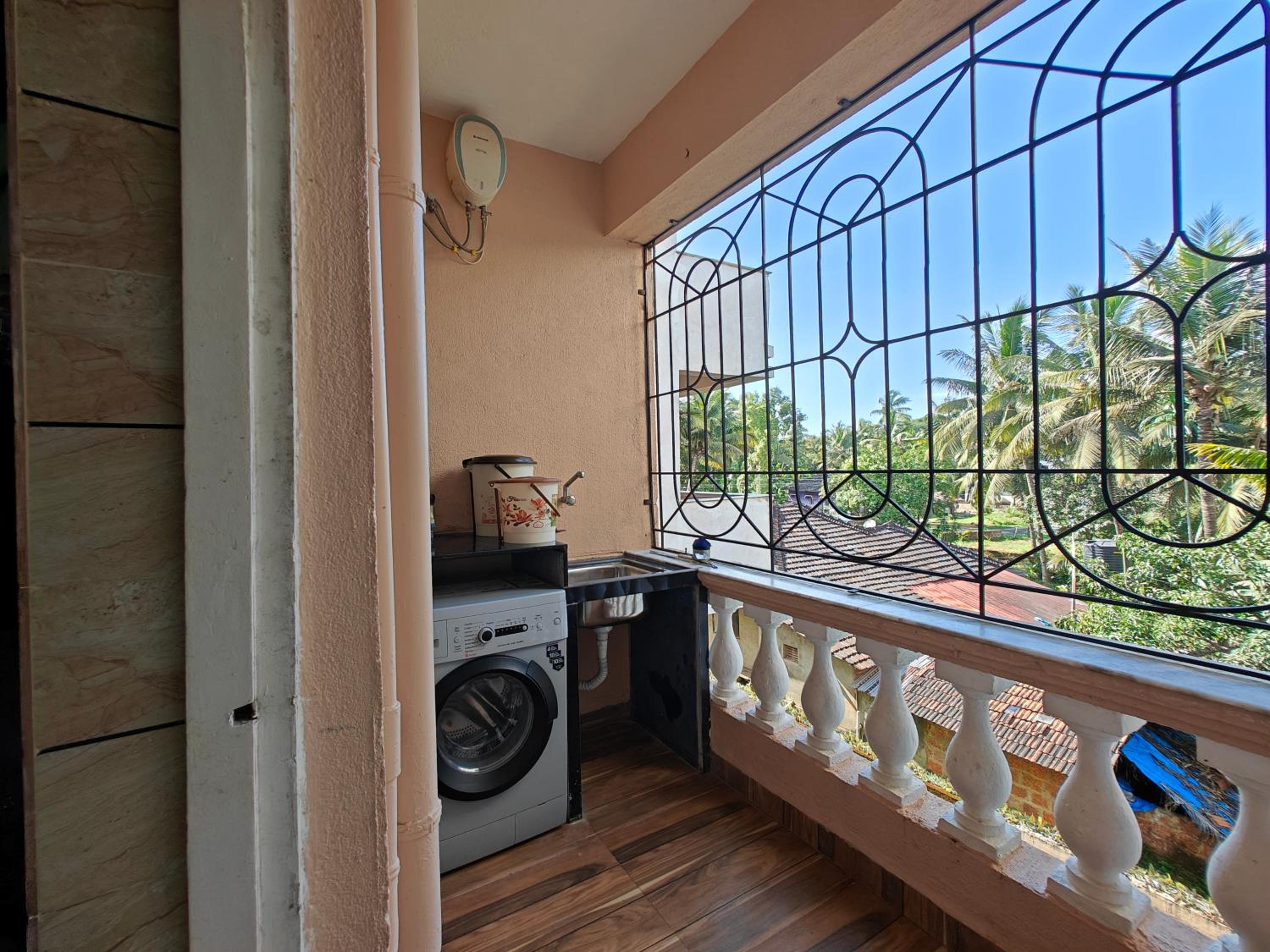 Seabreeze Riviera-Cozy 2BHK- 5 Mins to Beach Bliss view 3