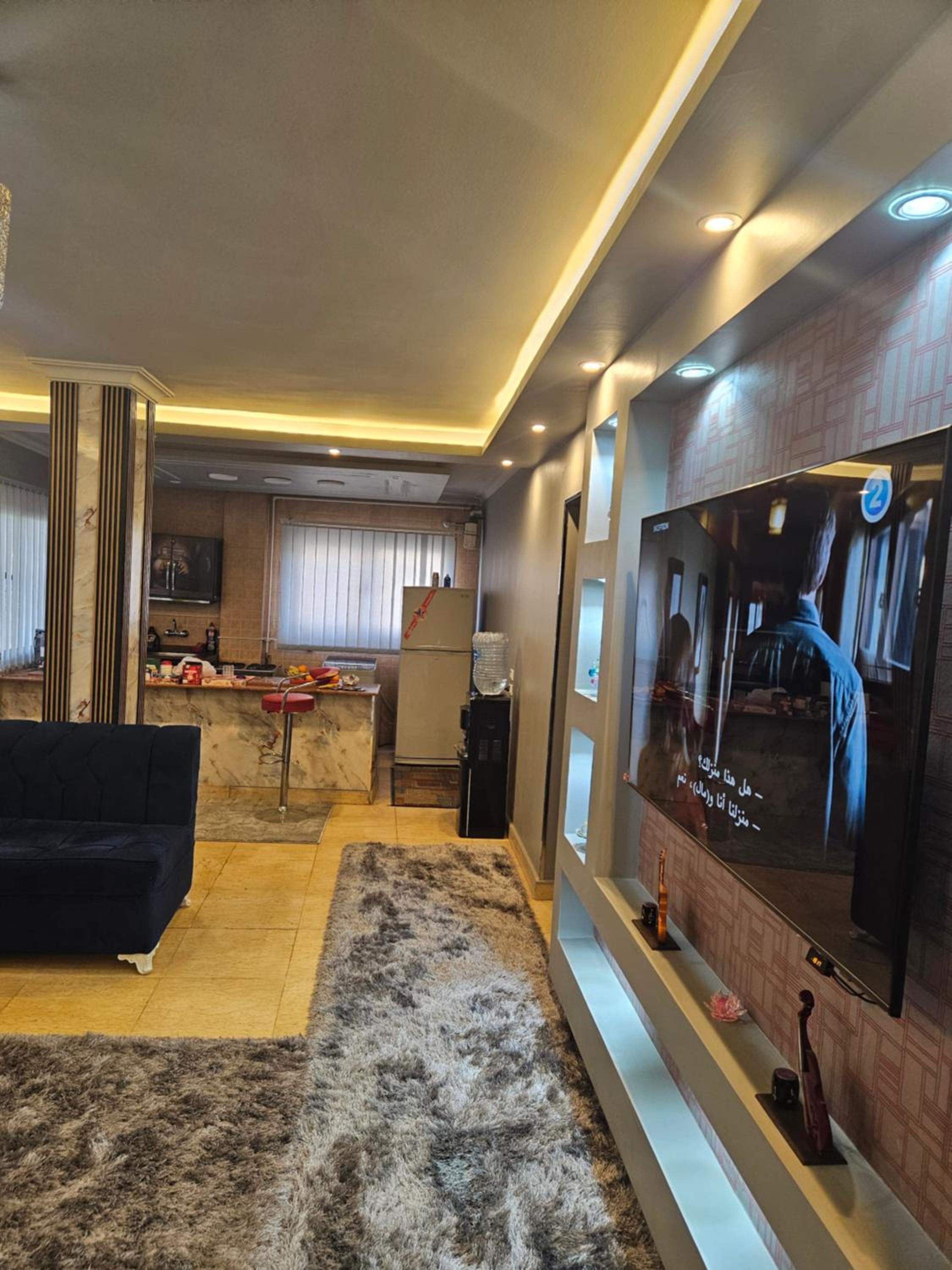 Nefartari pyramid apartment
