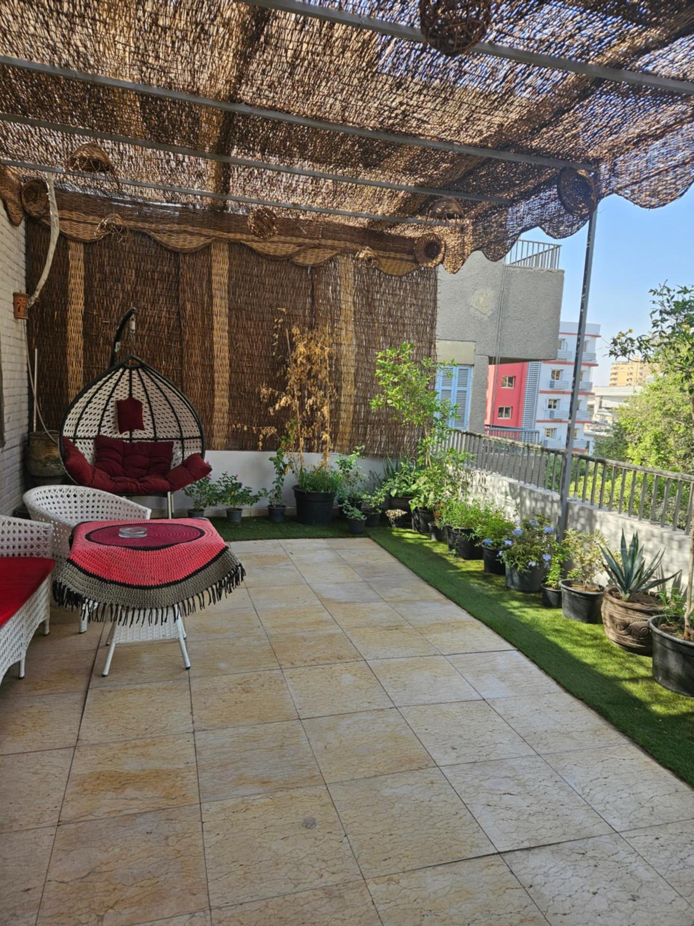Nefartari pyramid apartment