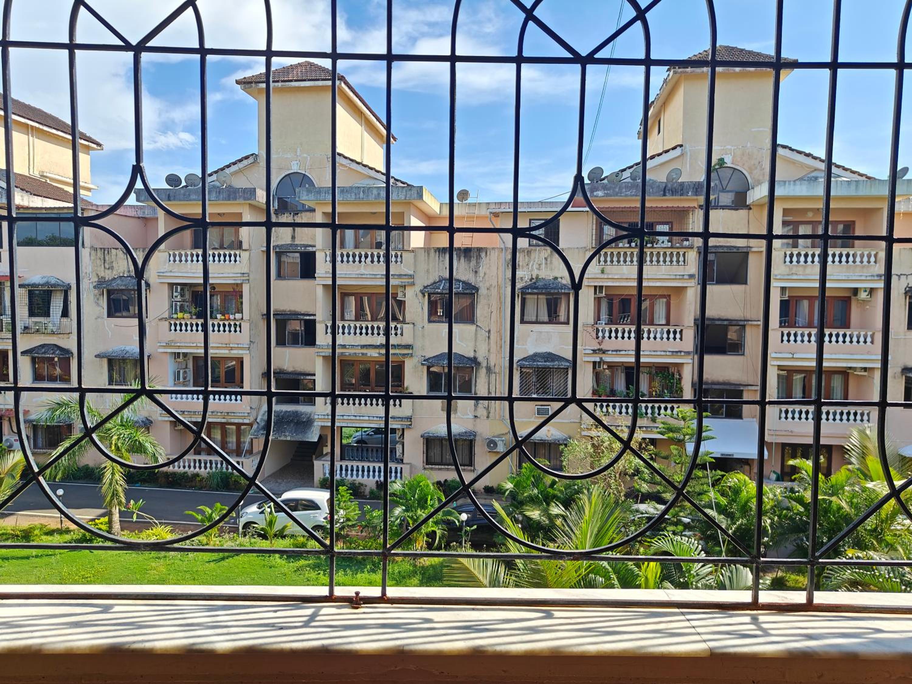Seabreeze Riviera-Cozy 2BHK- 5 Mins to Beach Bliss view 2