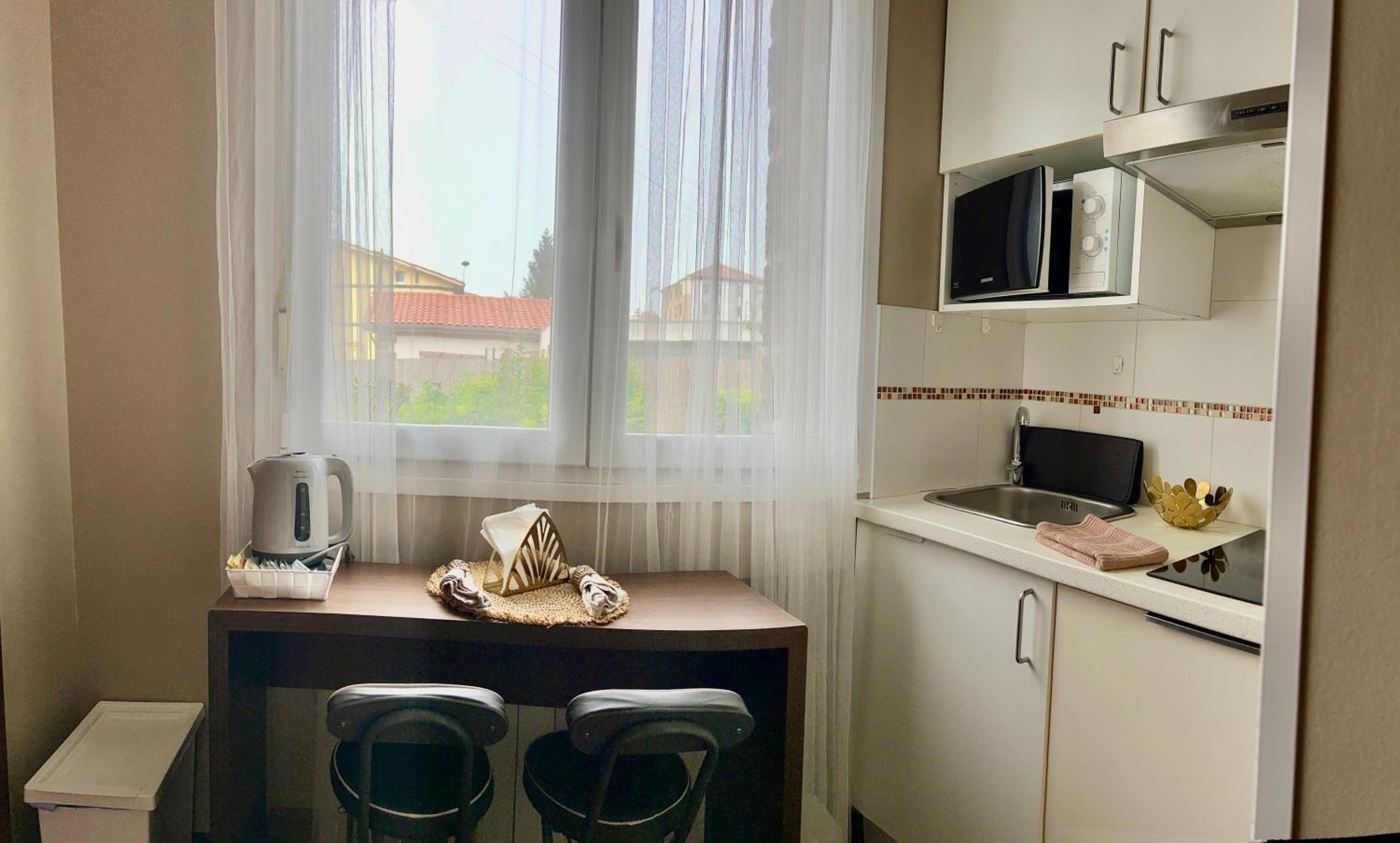 APARTAMENTO NIK en casa chalet con parking y jardin