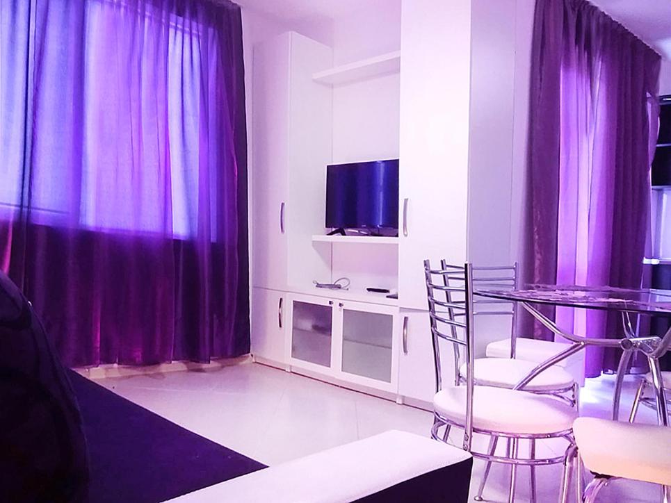 Private apartment with parking and pool