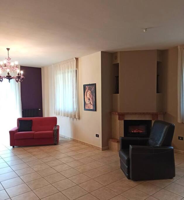 San Giovanni Rotondo Vacations - Spacious Vintage Style Apartment - Property Image 1
