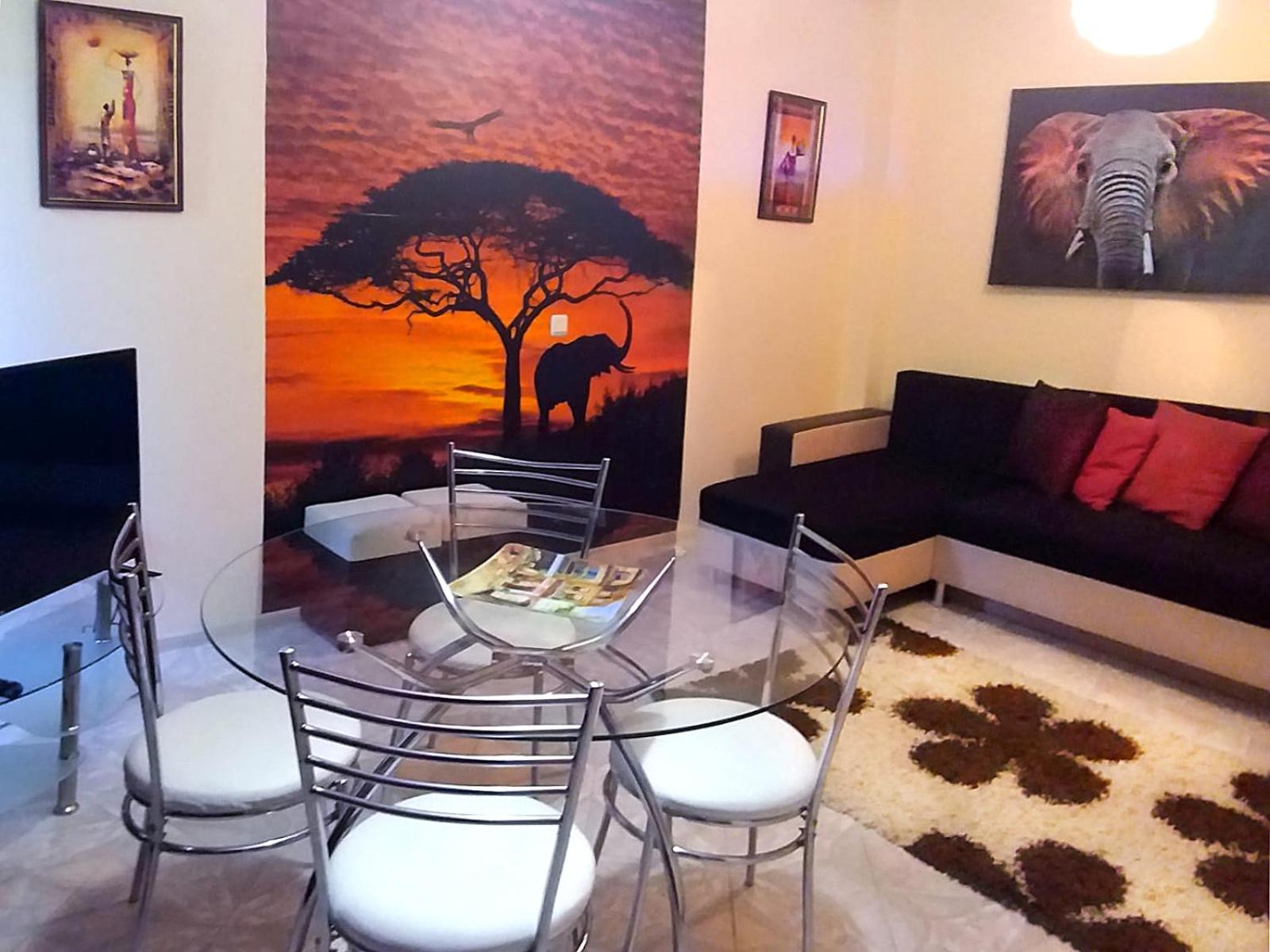 Private apartment with parking and pool
