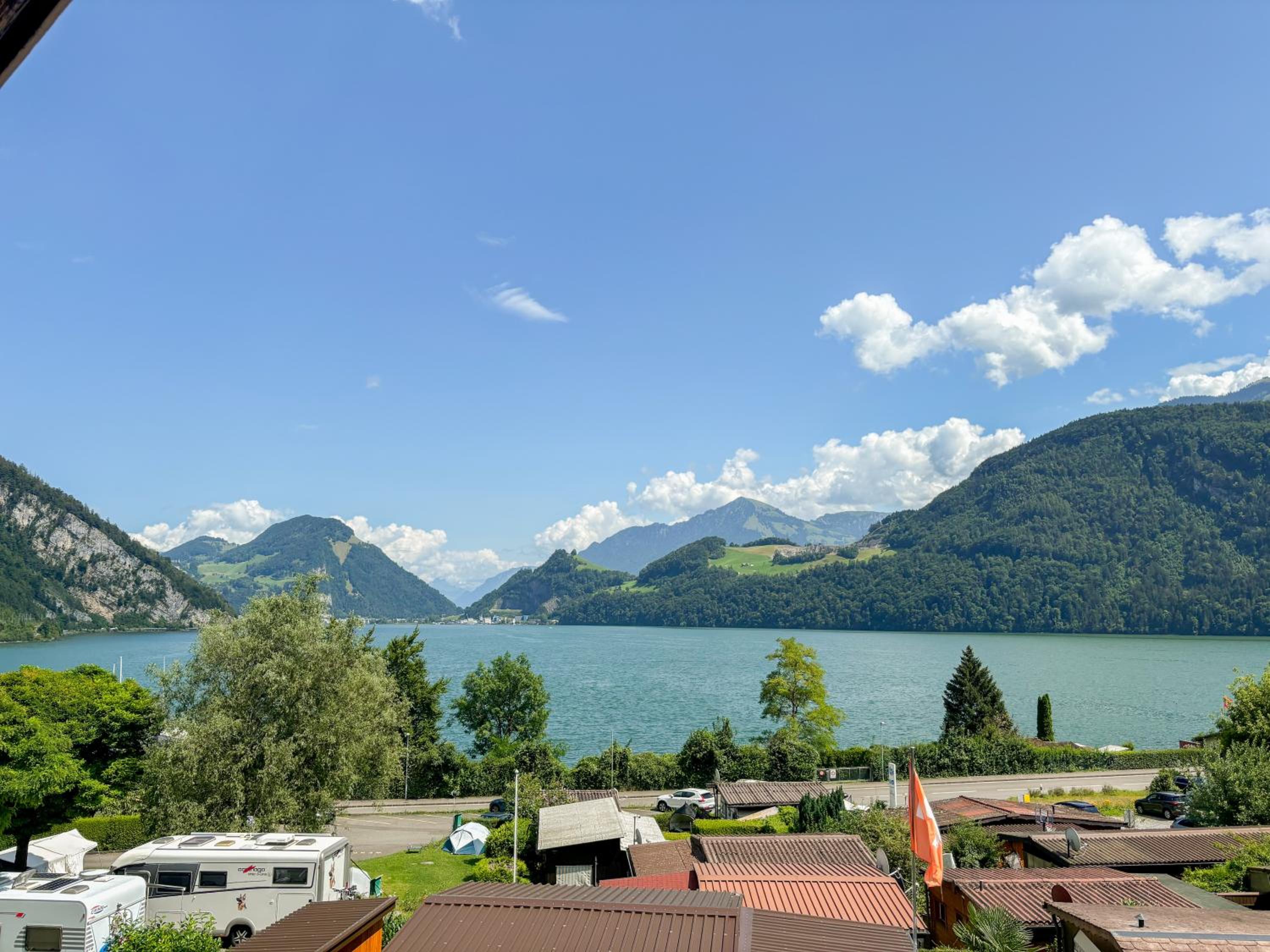 Traumhafte 2,5-Zi-Wohnung mit Sicht auf den See