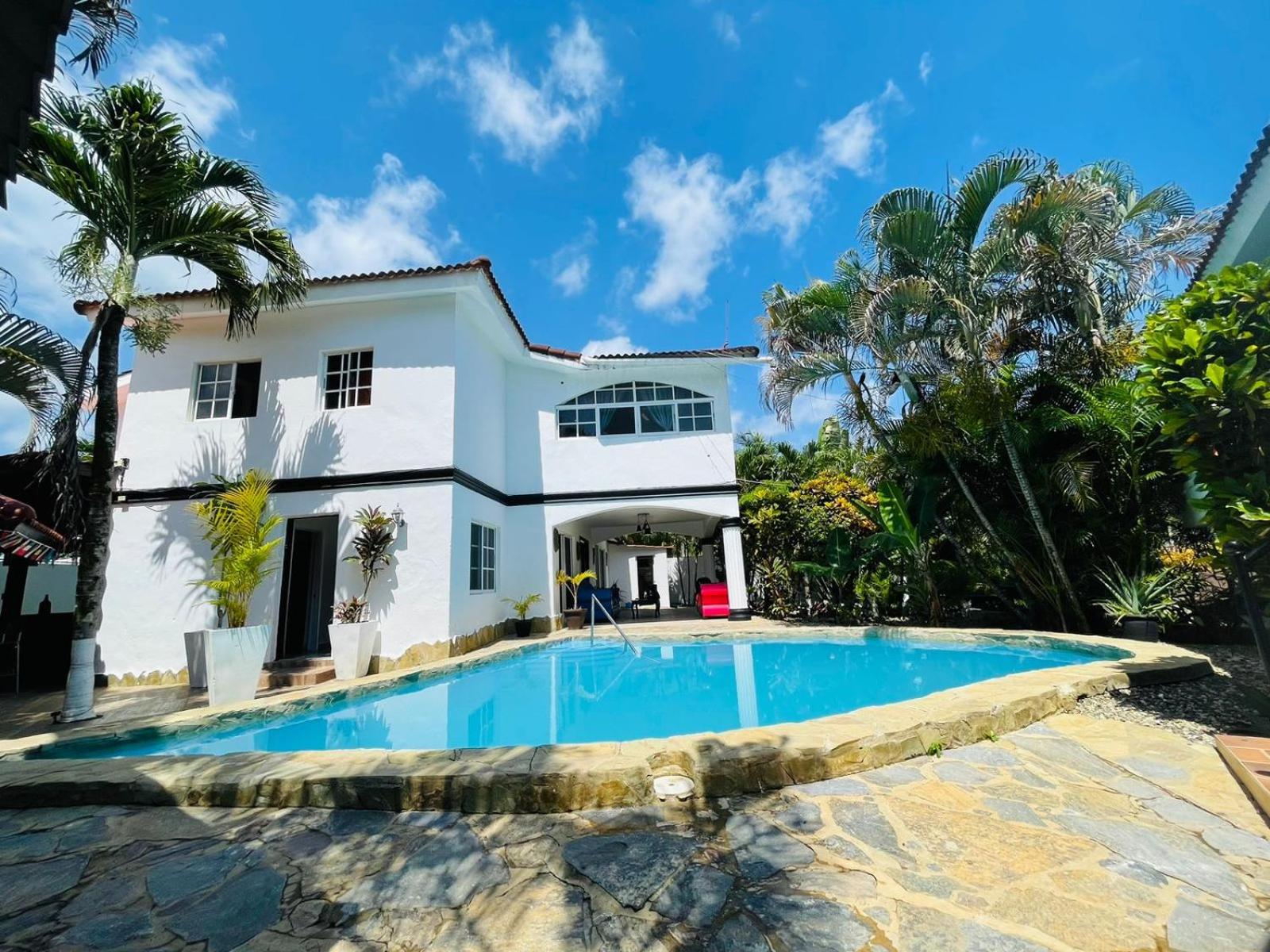 HappiCasaRD & Holistic House