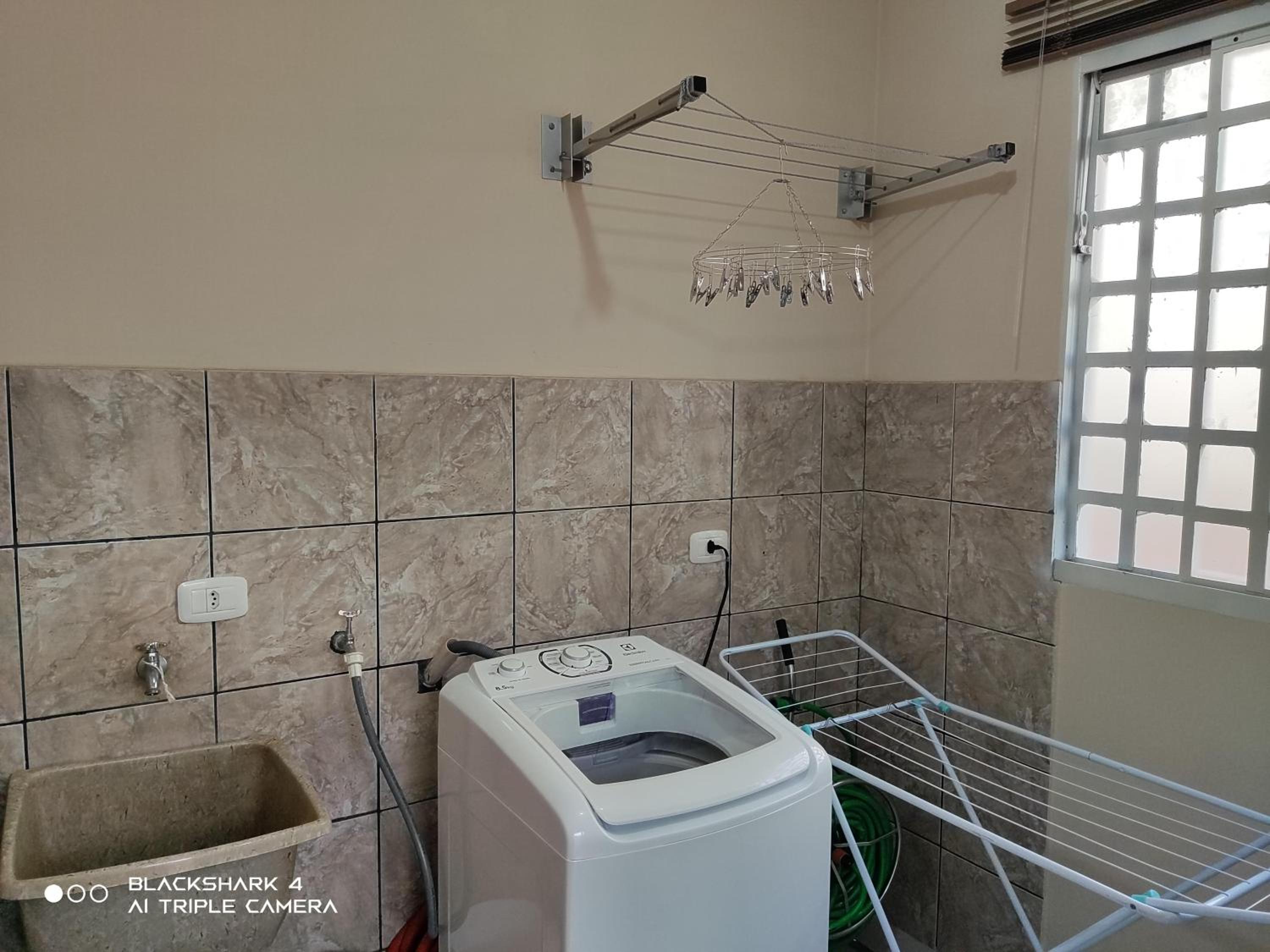 Casa Térrea 3 quartos, sendo 1 suíte Maringá