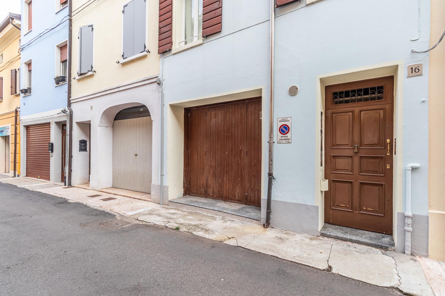 [CA 'PICO WITH WIFI]-few steps from center