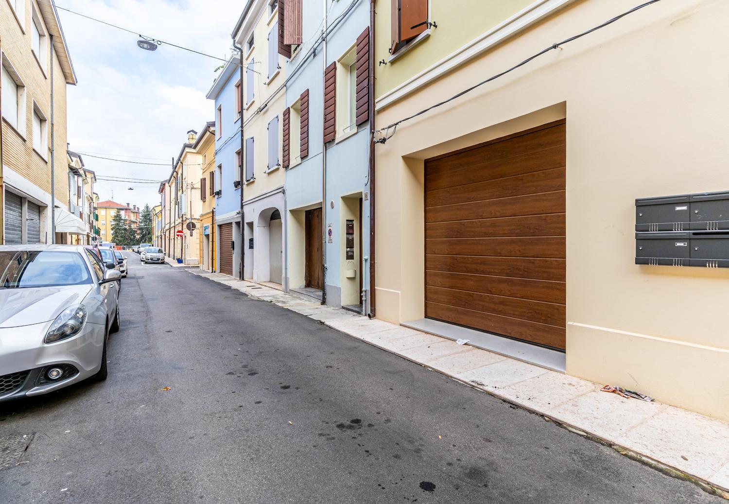 [CA 'PICO WITH WIFI]-few steps from center