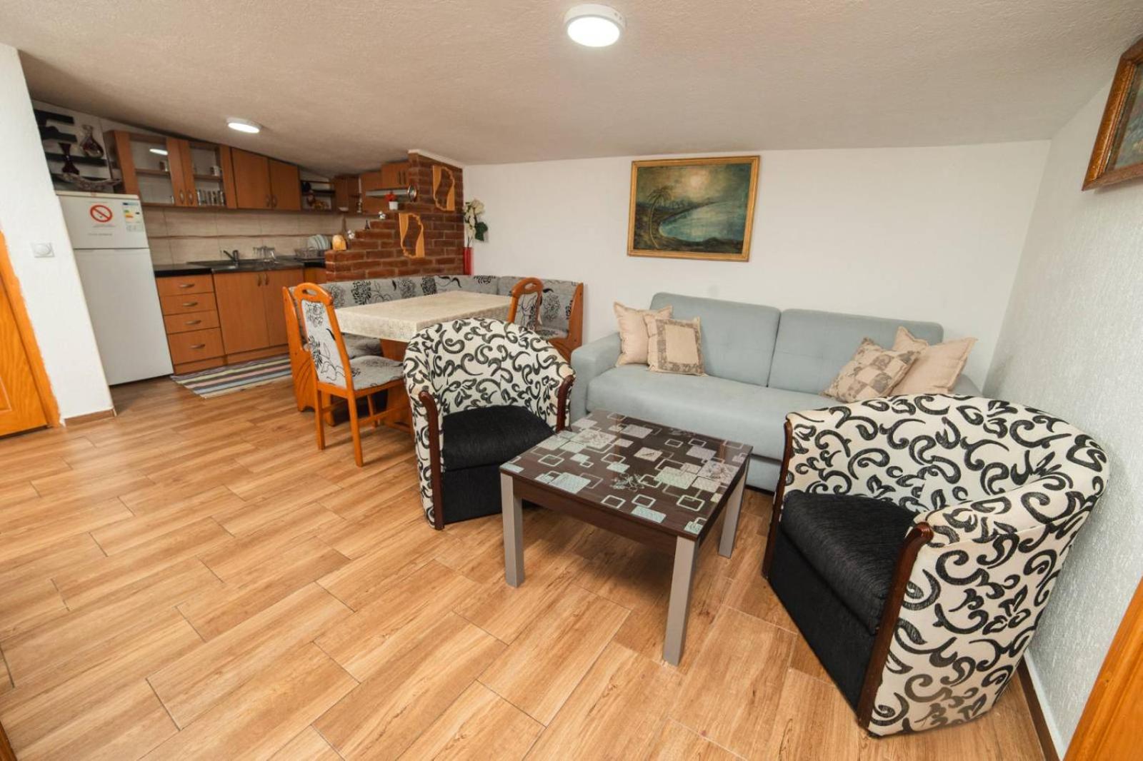 Apartmani Odmor i Mir view 4