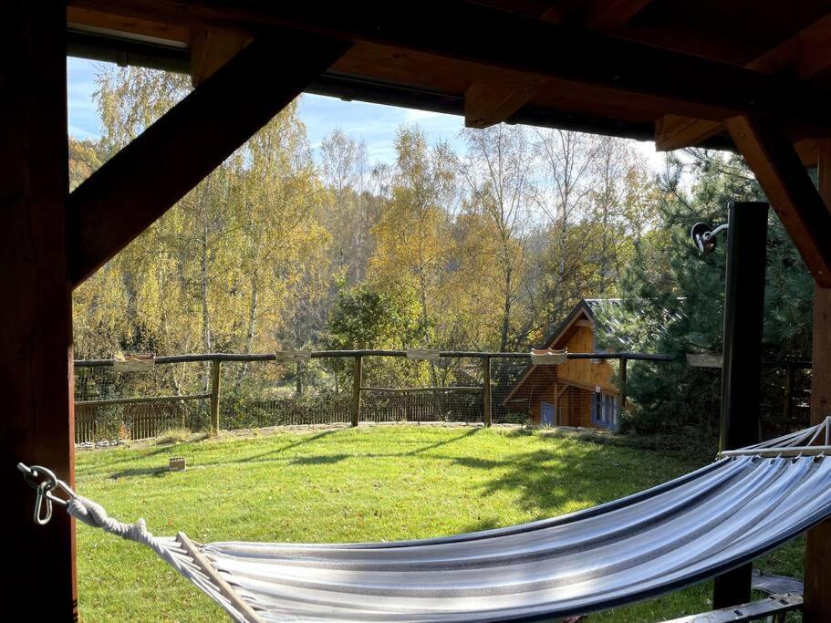 Příjemná vila u lesa s velkou zahradou