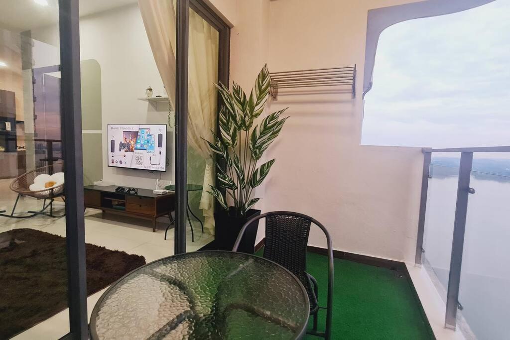 New!4-6pax SeaView Royal Strand Condo JB City Town