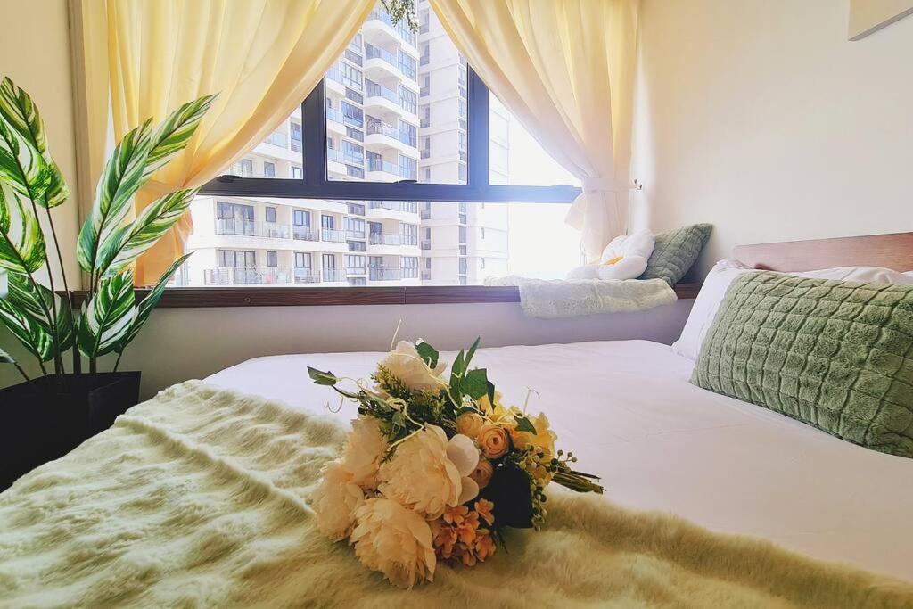 New!4-6pax SeaView Royal Strand Condo JB City Town
