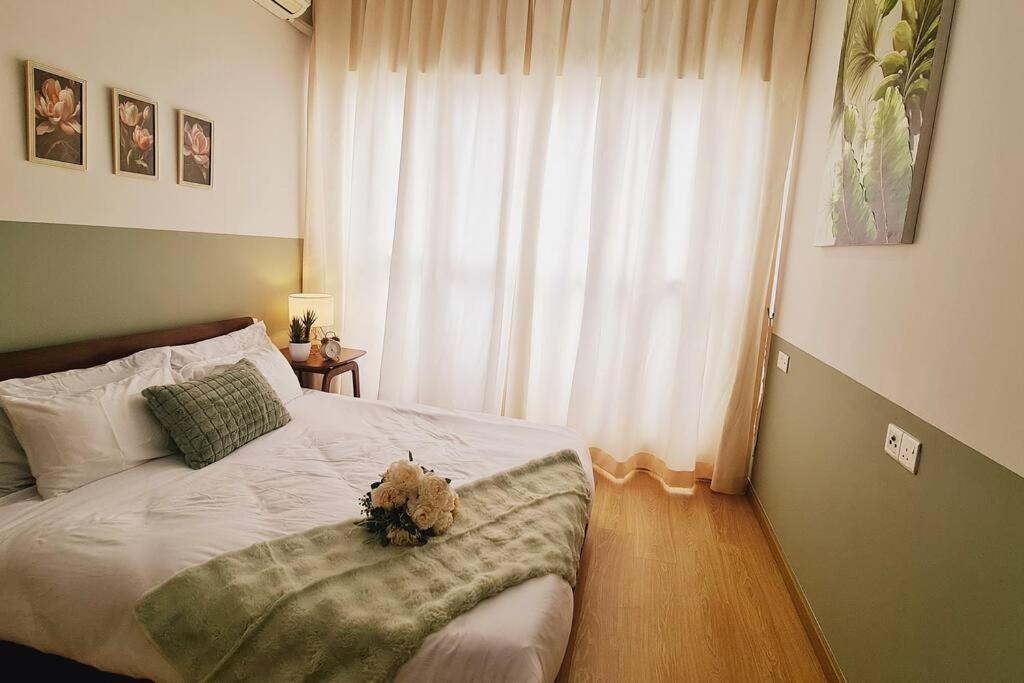 New!4-6pax SeaView Royal Strand Condo JB City Town