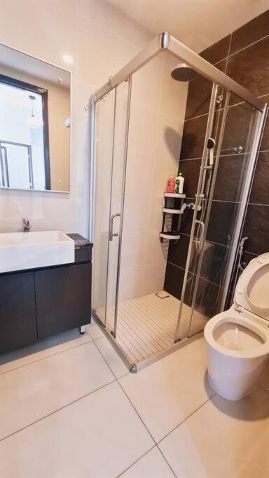 New!4-6pax SeaView Royal Strand Condo JB City Town