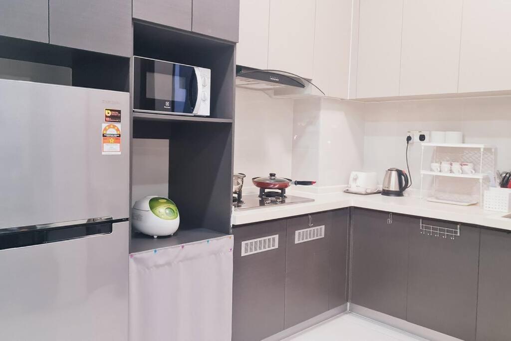 New!4-6pax SeaView Royal Strand Condo JB City Town
