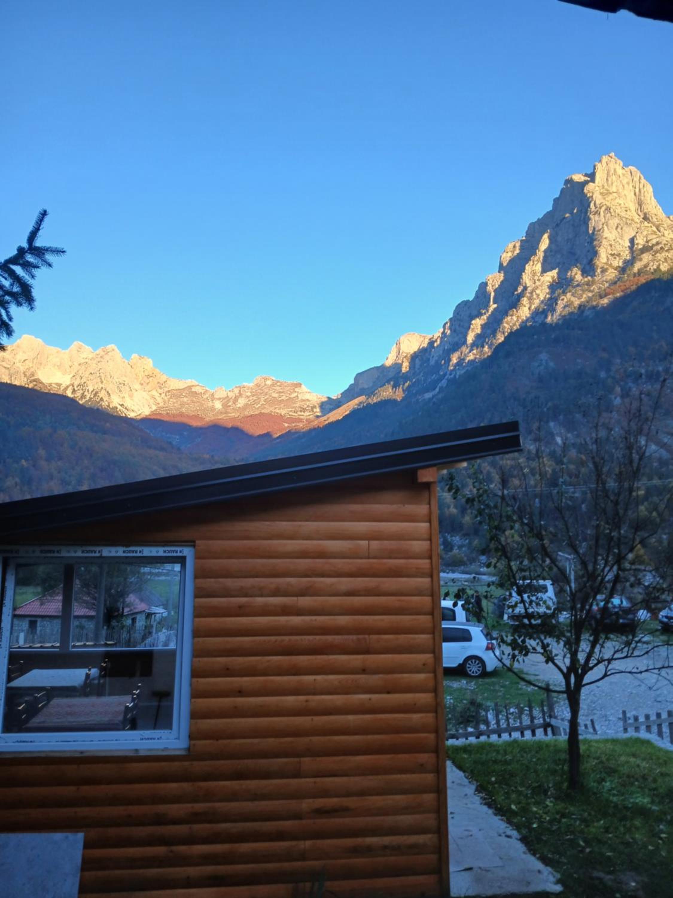 Guest house Albjoni