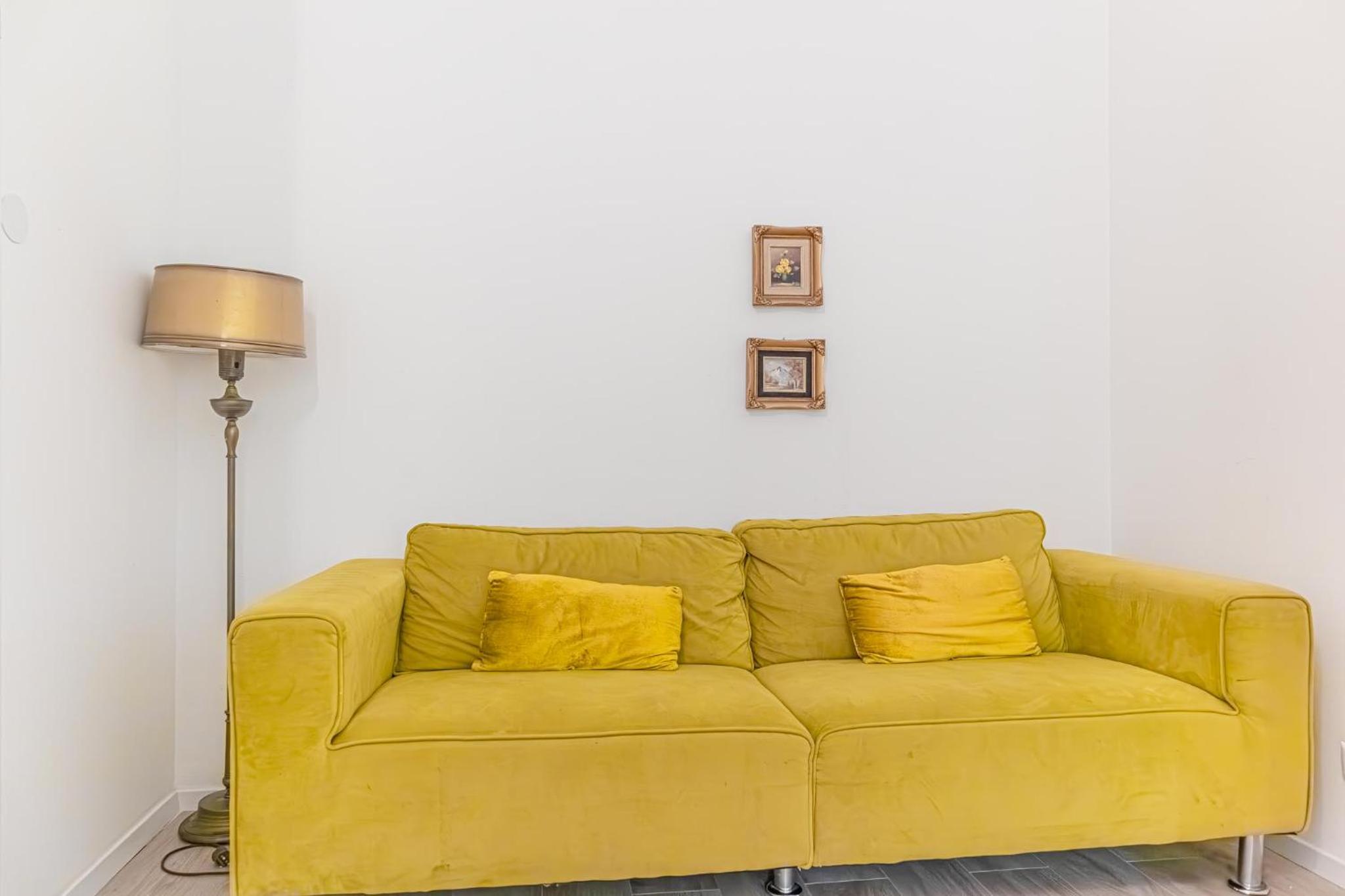 Cozy 2BR Apt, Steps to Belvedere & City Center