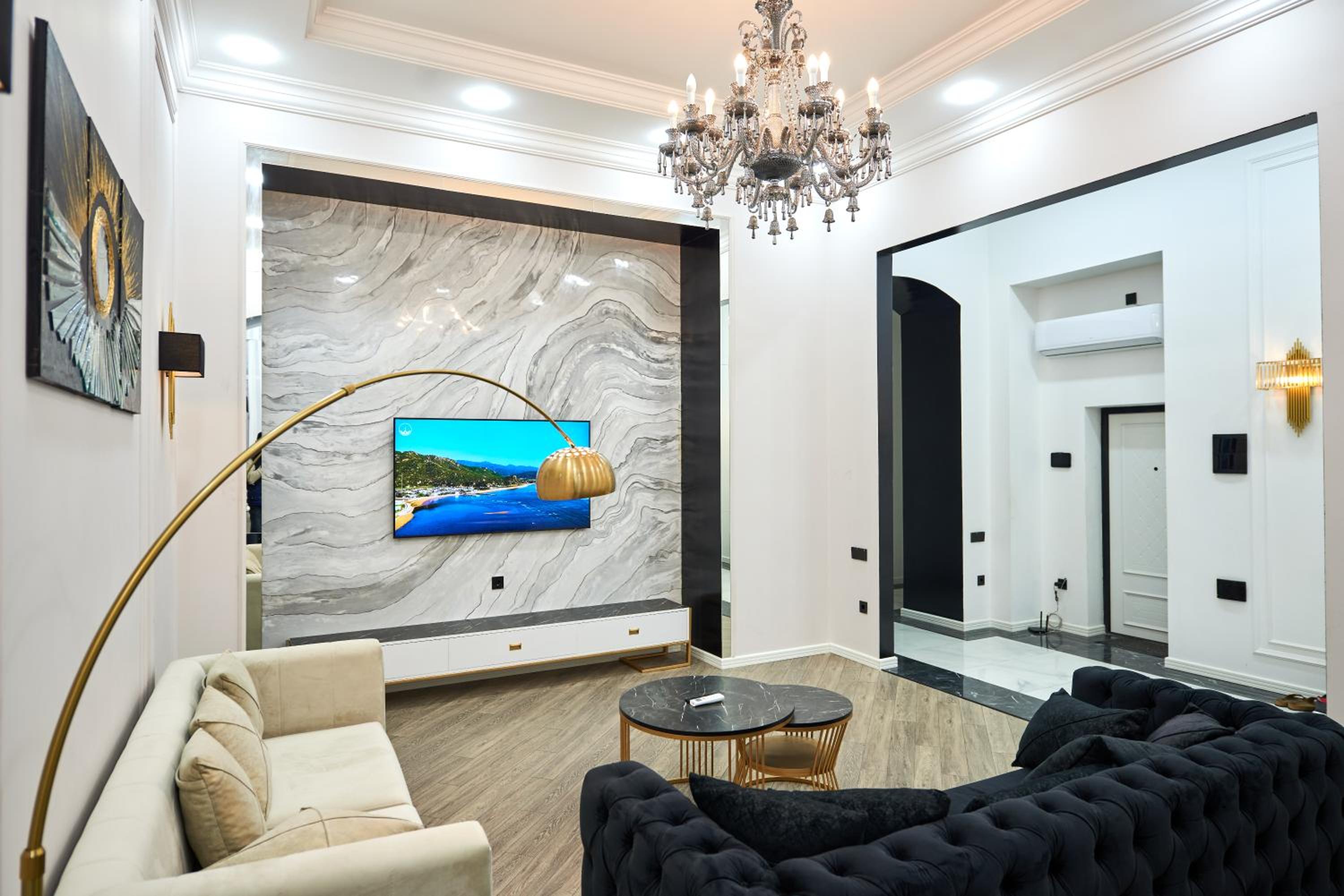 Sea View Boulevard Apartment