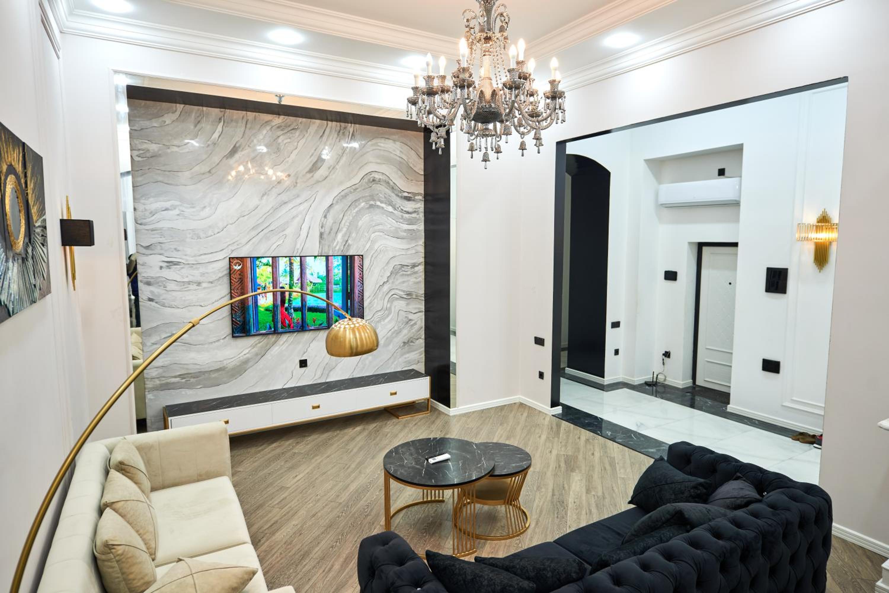 Sea View Boulevard Apartment