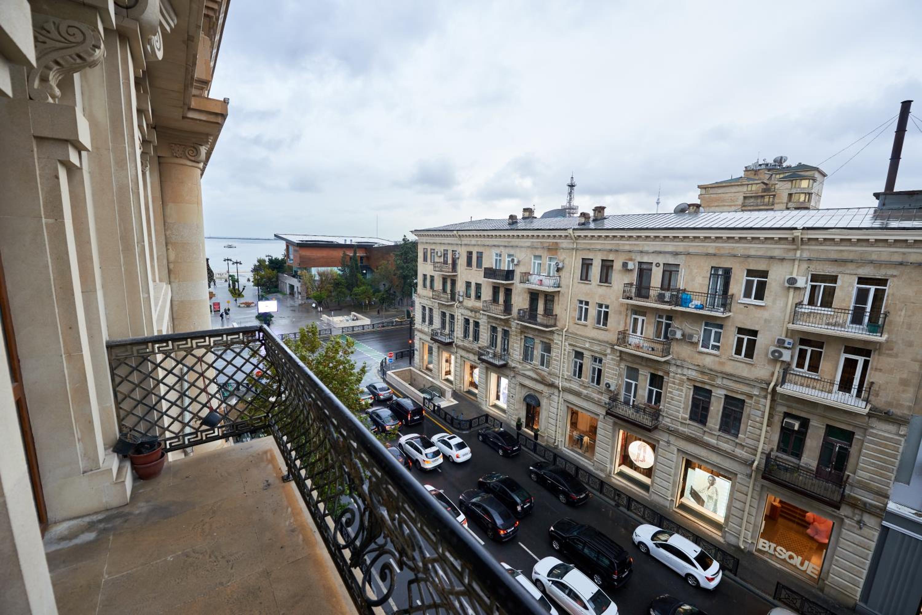 Sea View Boulevard Apartment