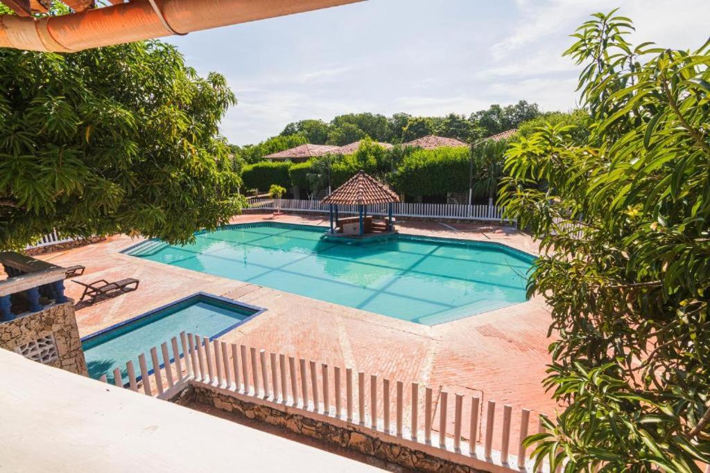 Hermosa Cabana con Piscina 3 Habitaciones MC17
