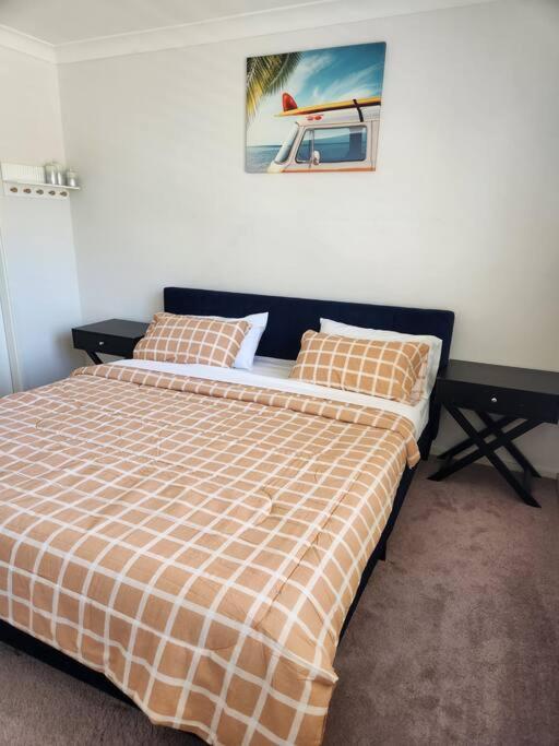 2 bedroom guest suite in a Tropical setup