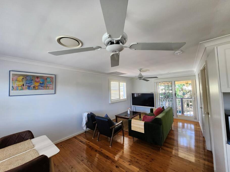 2 bedroom guest suite in a Tropical setup