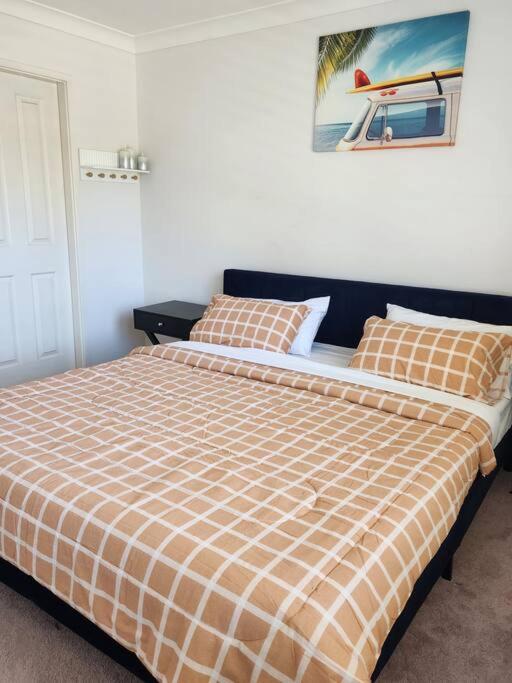 2 bedroom guest suite in a Tropical setup