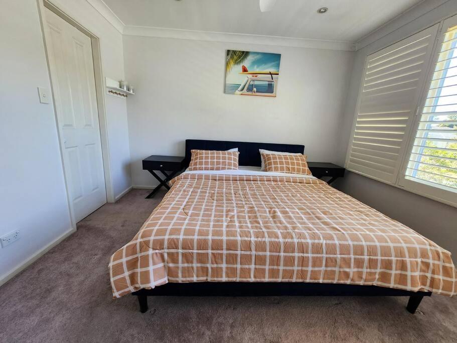2 bedroom guest suite in a Tropical setup