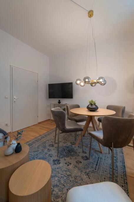 josef's home I Premium Apartment I modern & urban