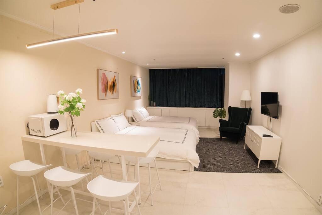 hotel room