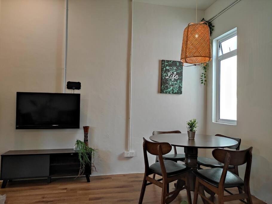 Heritage House 2BR in Town walkto UNESCO Site & StreetArt 45 photo 3