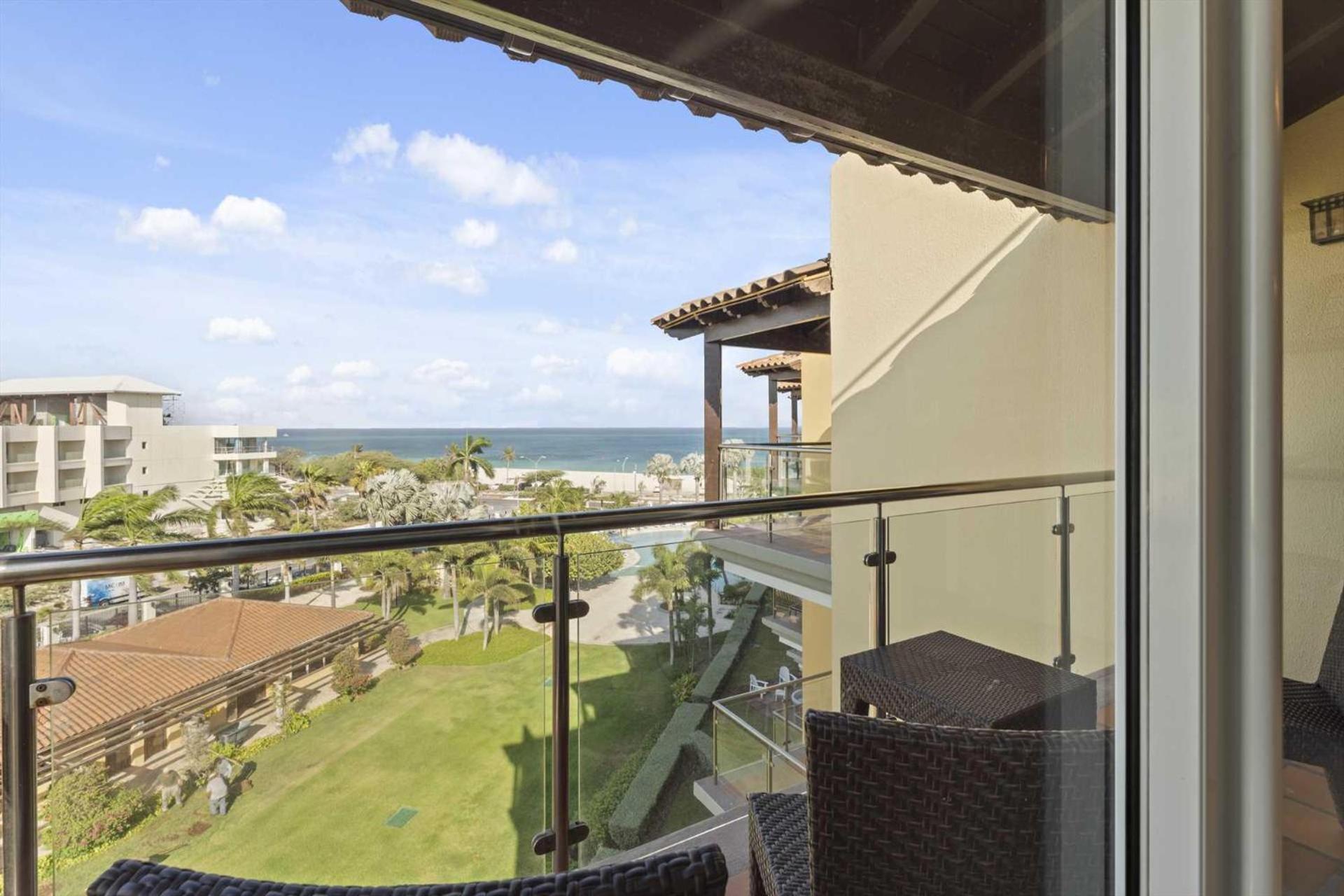 Beachfront -Bella Vista Penthouse 2BR condo - E523