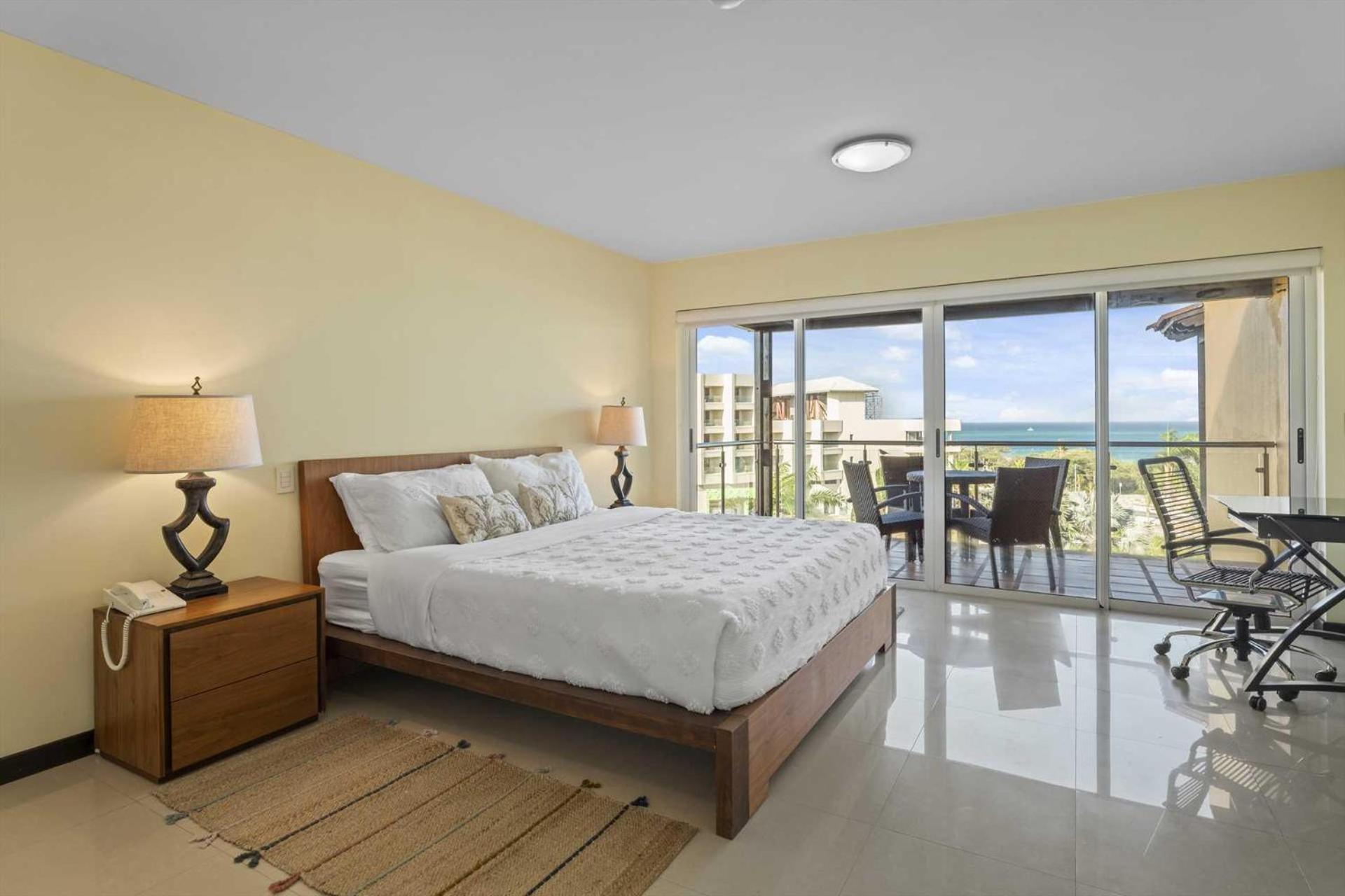 Beachfront -Bella Vista Penthouse 2BR condo - E523